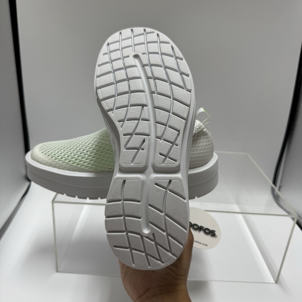 Brand New OOFOS OOmega Chukka Recovery White Slip On Shoes Women's Size 6.5 - Picture 8 of 9